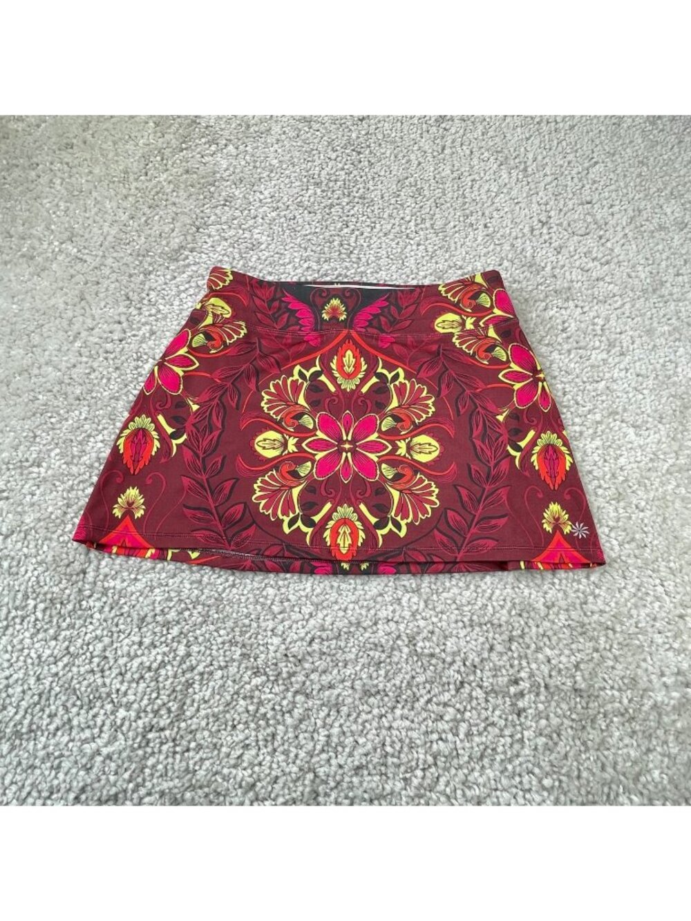 Athleta Powermesh Cover Your Assets Skirt Red Floral Womens Small